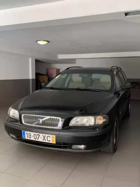 Volvo V70 Cross Country D5