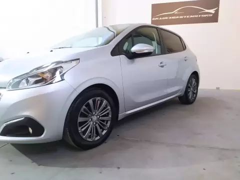 Peugeot 208 1.6 e-HDi Allure