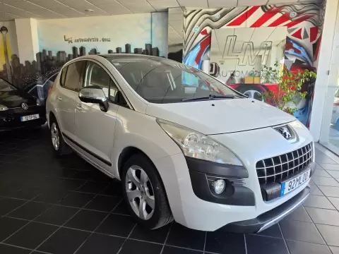 Peugeot 3008 1.6 Hdi Allure Navtec