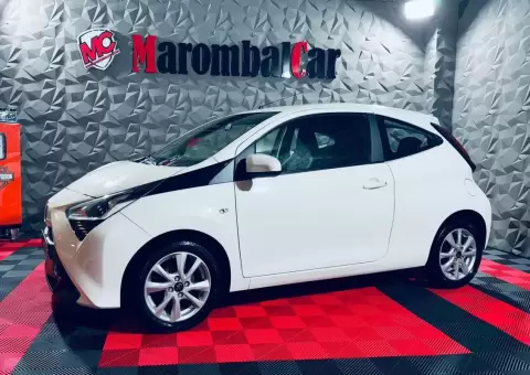 Toyota Aygo 1.0 X-Play Plus