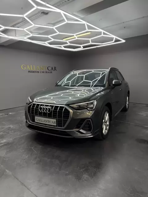 Audi Q3 45 TFSIe S line S tronic