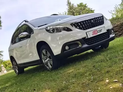 Peugeot 2008 1.2 PureTech Style