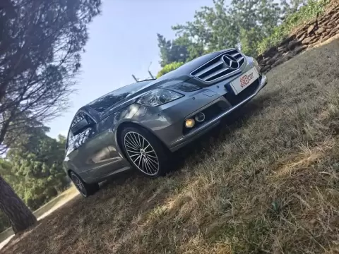 Mercedes-Benz E 220 CDi Avantgarde BlueEfficiency