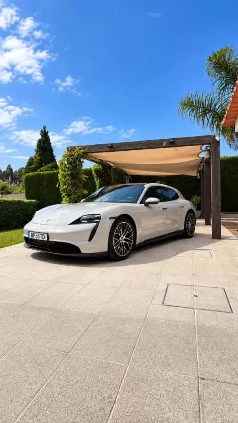 Porsche Taycan Cross Turismo 4