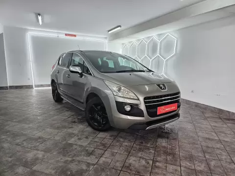 Peugeot 3008 2.0 HDi Hybrid4 88g