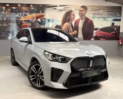 BMW iX2 eDrive20 Pack Desportivo M