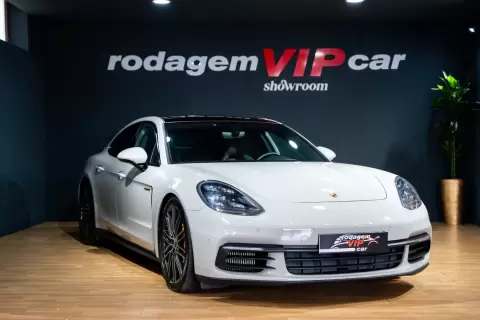 Porsche Panamera 4 E-Hybrid