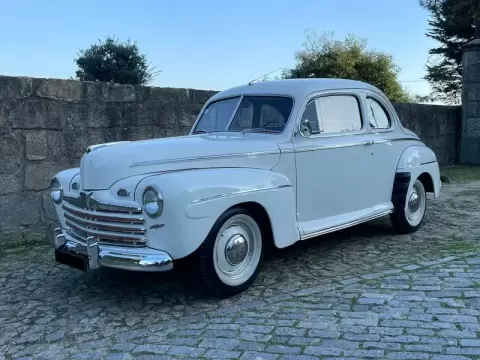 Ford Outro 100 cv de luxe V8