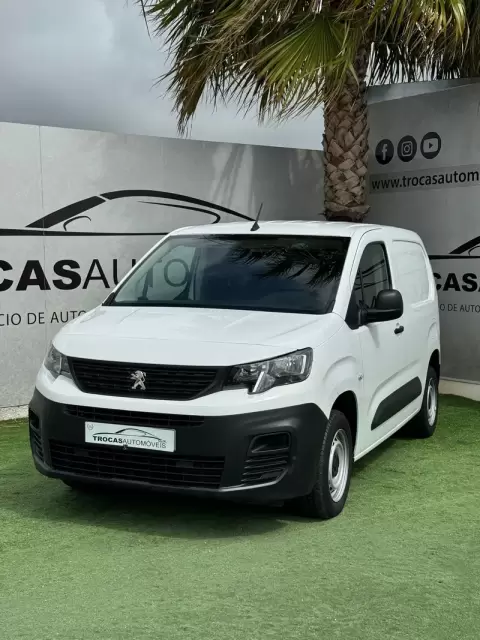 Peugeot 1.5 BlueHDi Pro Standard