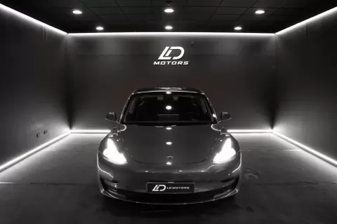 Tesla Model 3 Standard Range Plus RWD
