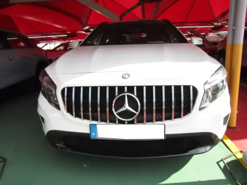 Mercedes-Benz GLA 180 d 7G-DCT Style